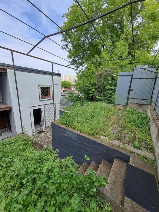 Продам міні-готель поруч з метро "Берестейська"