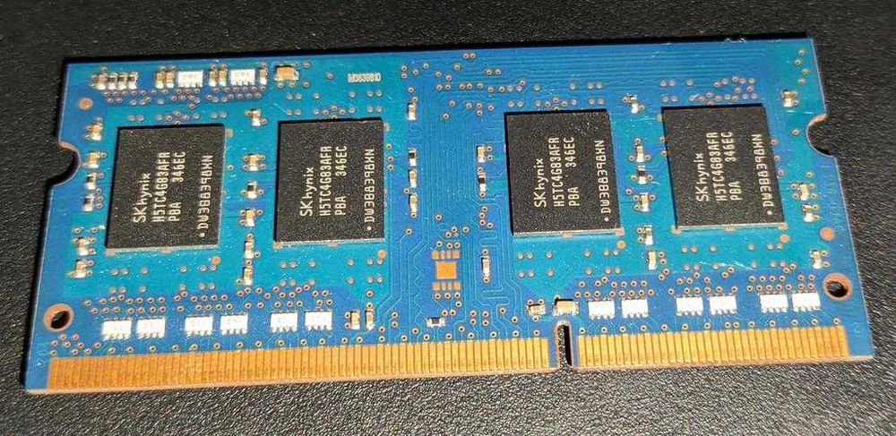 Оперативна пам'ять 4Gb SK Hynix PC3L-12800 1600MHz SODIMM DDR3-1600