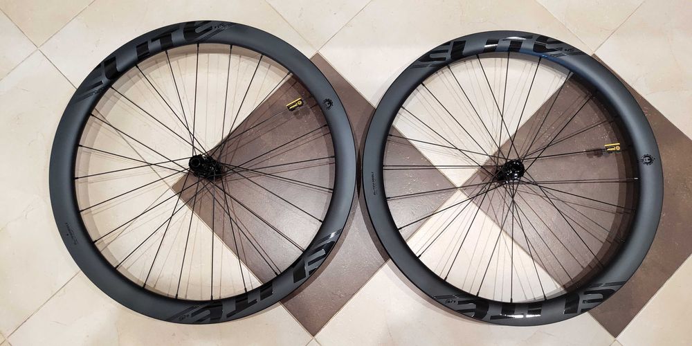 Koła EliteWheels EDGE gravel 45mm ratchet carbon 1350g
