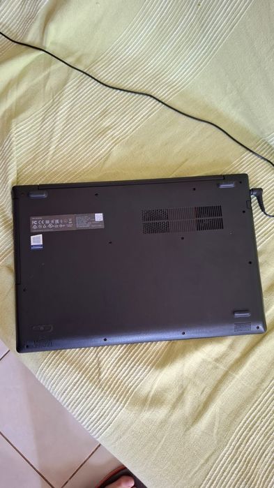 Portátil Lenovo v145-15AST AMD A4 / 4GB RAM / 256GB SSD