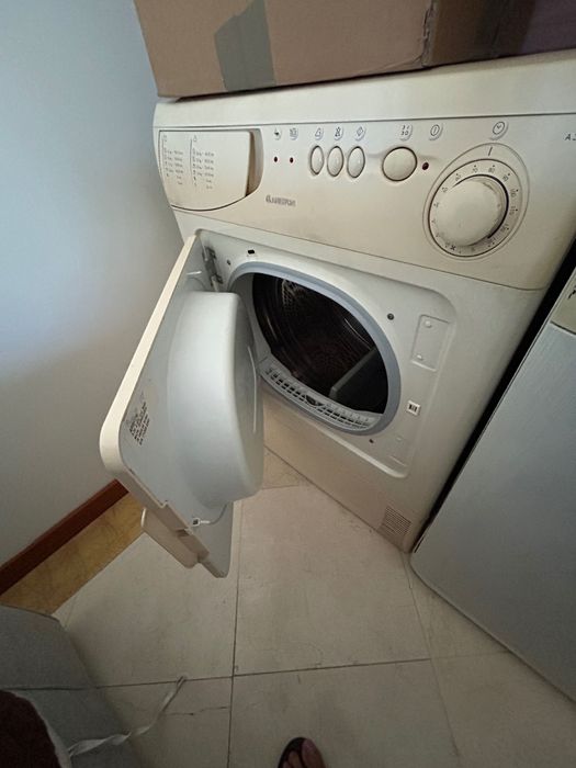 Máquina de secar roupa