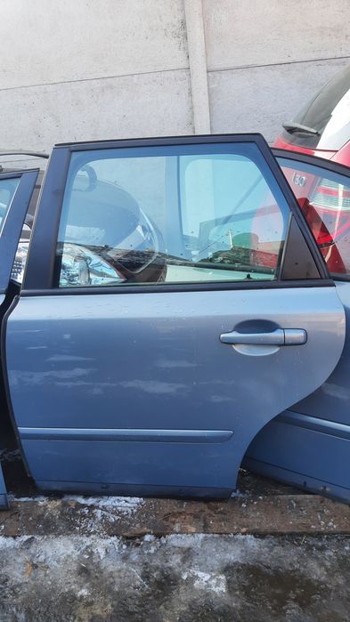 Lak. 479-46 drzwi lewe Volvo v50 kompletne do montażu