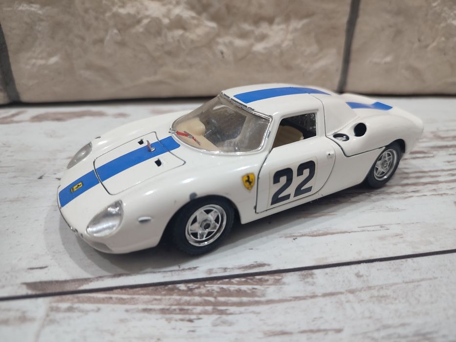 Burago ferrari 250LM , 1:24