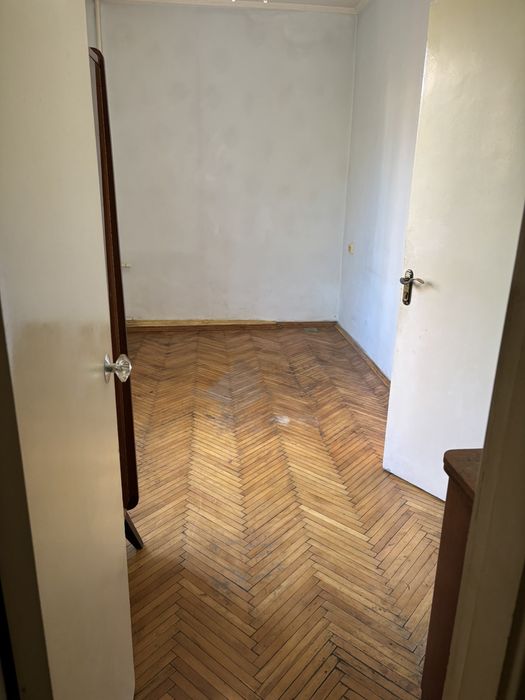 Продам квартиру на Никах.ул.Олександра Бринжали 58.(раніше Тешебаєва)