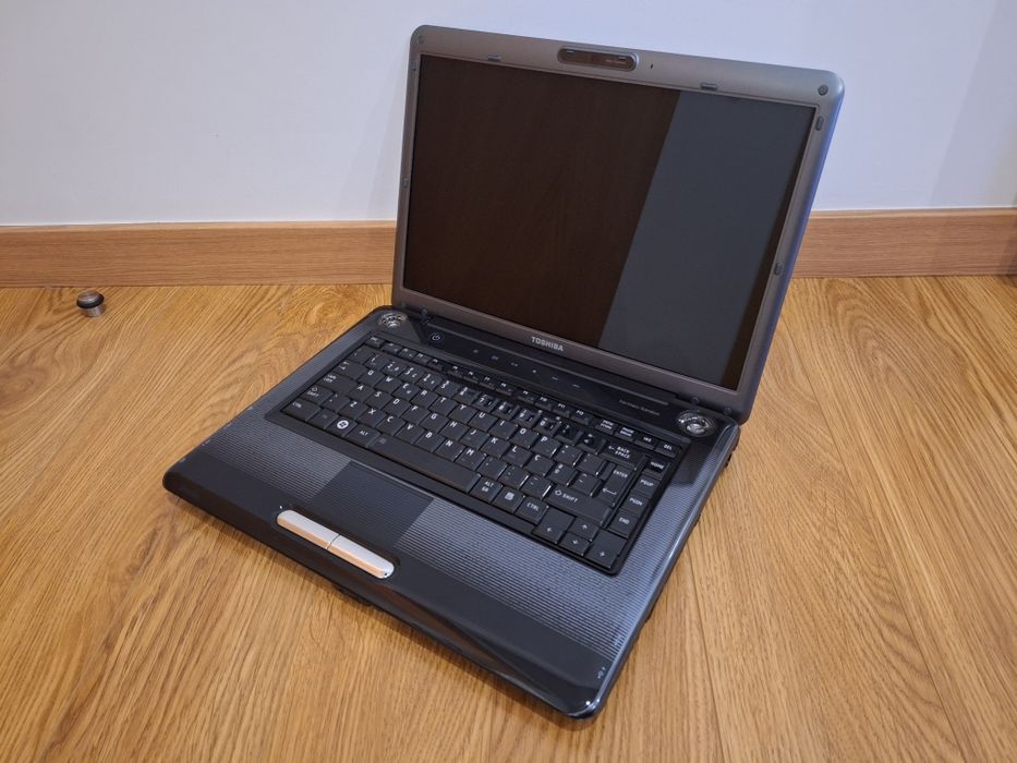 Portátil 16" - Toshiba A300
