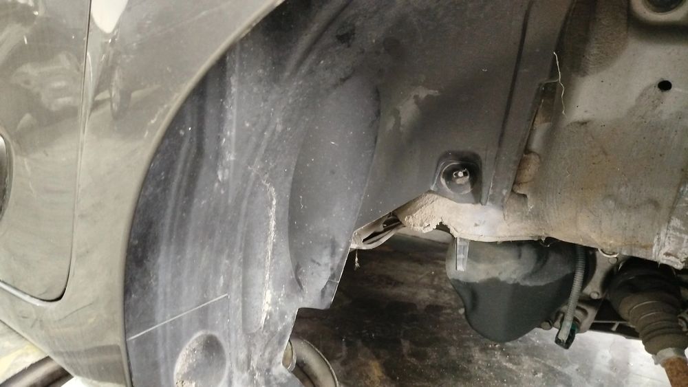 Cava roda trás esquerda RENAULT Twingo III (BCM_)