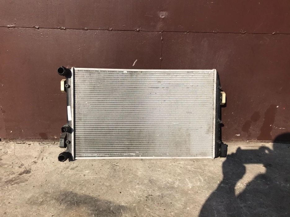 Skoda Roomster Fabia радіатор охолодження осноаний