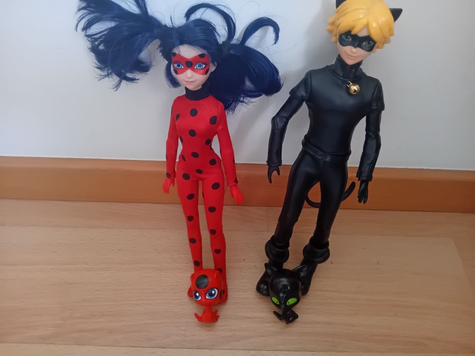 Ladybug, cat noir e os kwamis( tikki e plagg)