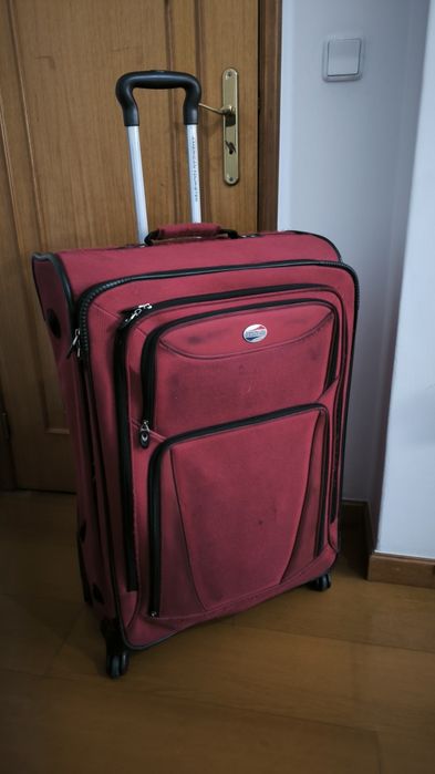Mala de Viagem Grande American Tourister (Vermelha) - 4 Rodas