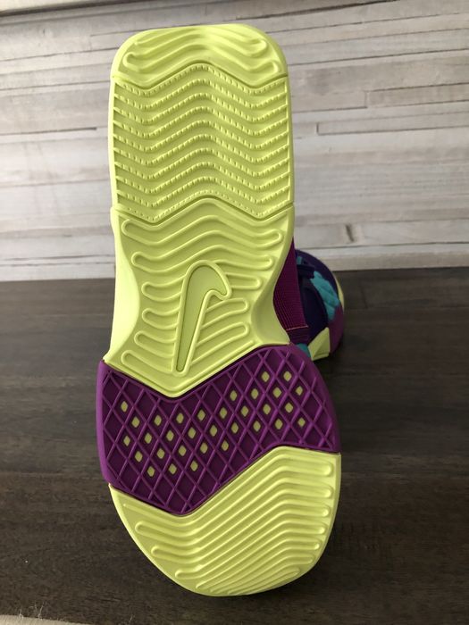 Nike Lebrone Witness VIII