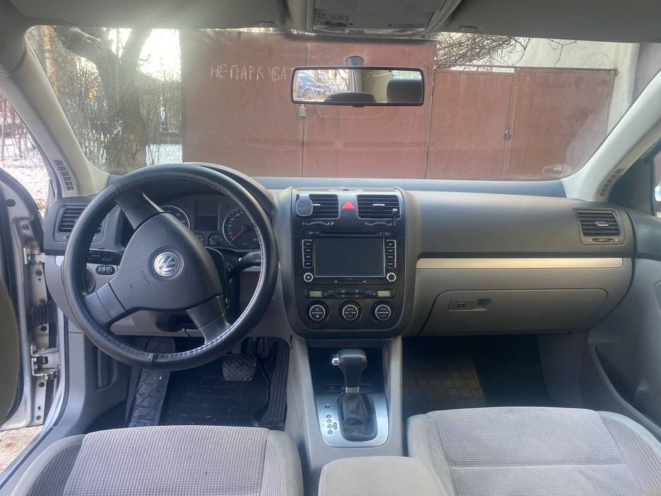 Volkswagen Jetta 2.0FSI