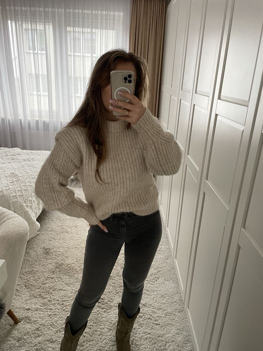 Sweter H&M wełniany S/36 podniesione ramiona