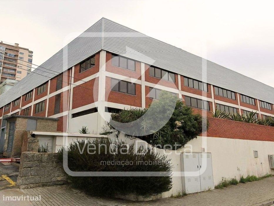 Armazém Industrial com 7.144 m² na Estrada de Alfragide | IMÓVEL DA...