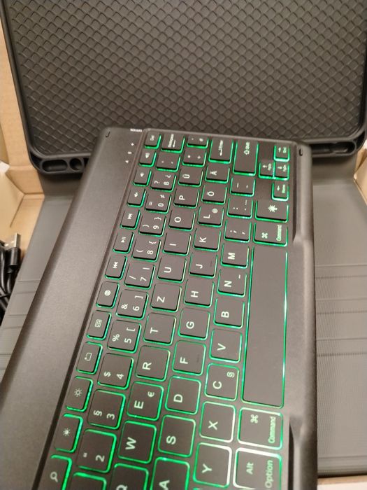 Etui z klawiaturą magnetyczną do Ipad 11 pro Jelly Comb Qwertz