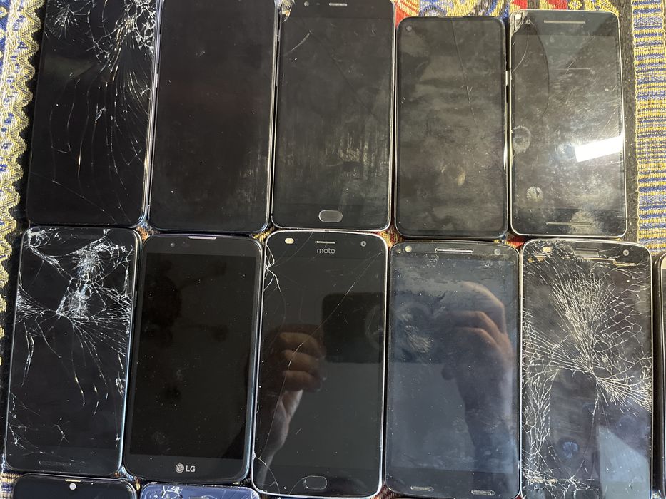 Телефоны на запчасти или под востановление