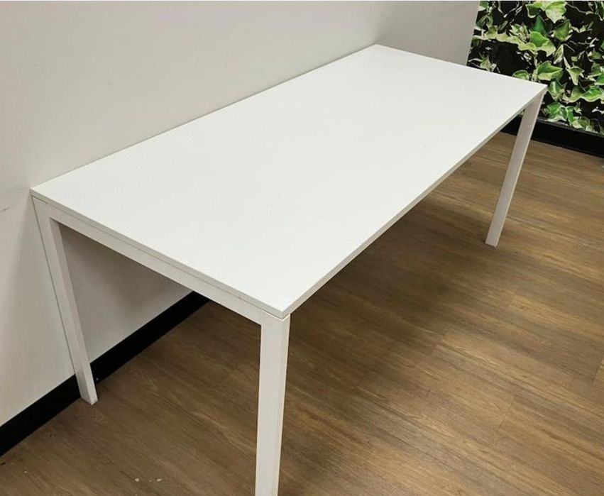 Mesa e Cadeira IKEA