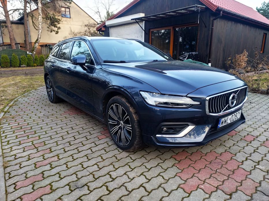 Volvo V60 Grzane , Elektryczne fotele, Kamera 360' PDC, Automat D3 Fra Vat23%