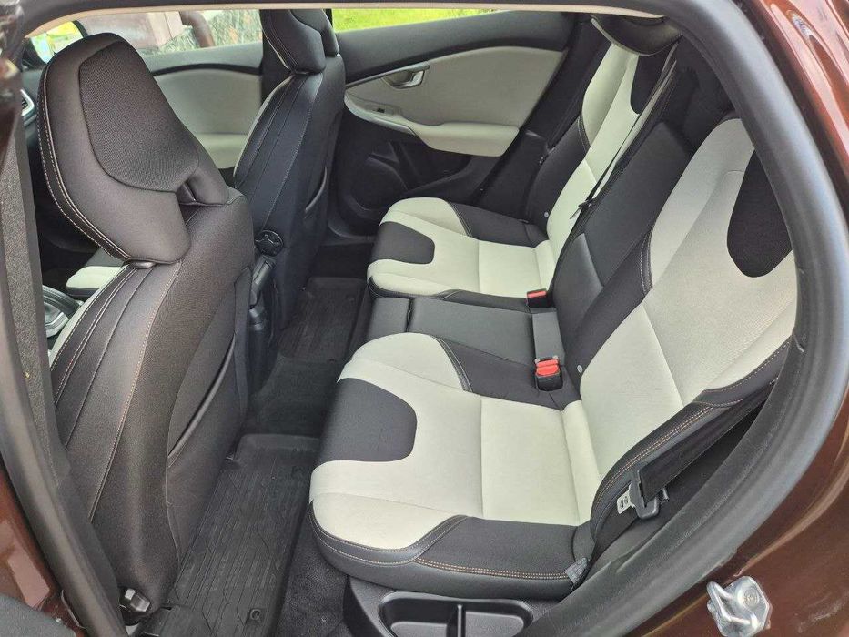 Автомобіль Volvo V40 Cross Country 2018