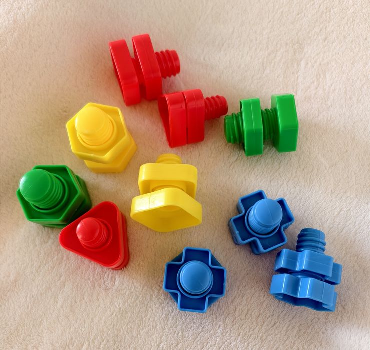 Klocki śrubki i nakrętki