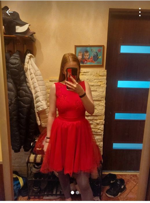 Sukienka imprezowa z wycięciem na plecach