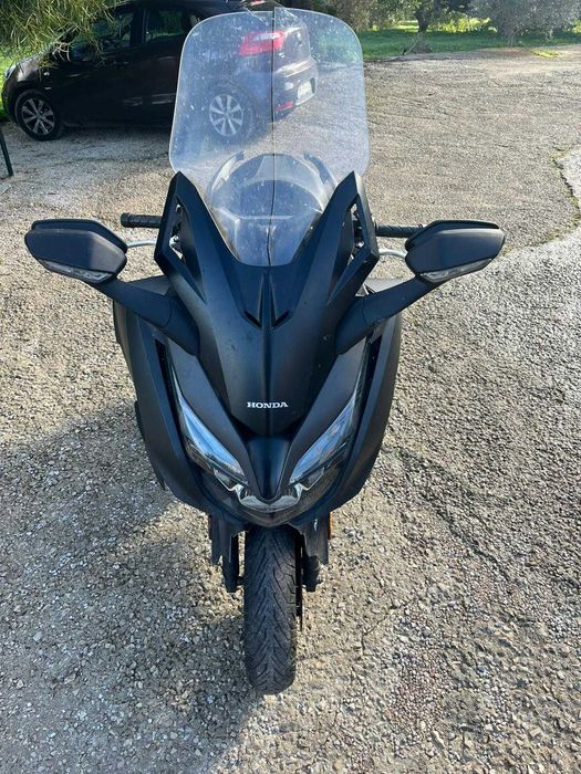 Honda Forza 125cc de 2021 acidentada
