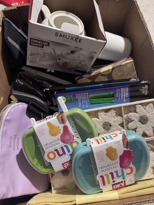 Box karton biedronka nowe rzeczy kuchnia ozdoby dom