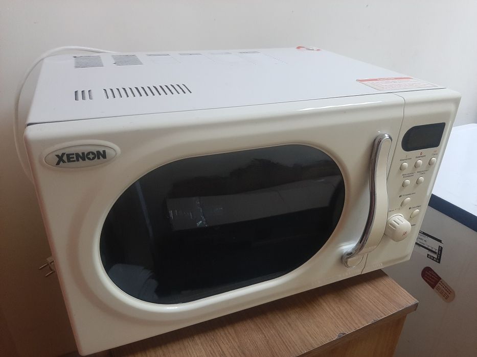 Мікрохвильва піч