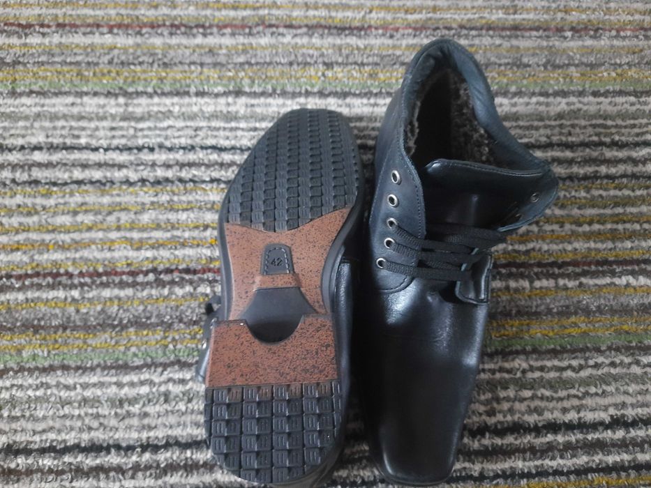 Продам Кожаные зимние ботинки