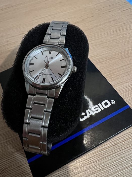 Годинник Casio срібний