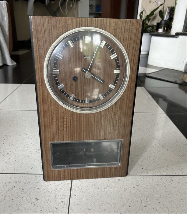 Zegar ścienny Predom Metron PRL wahadłowy z kluczykiem