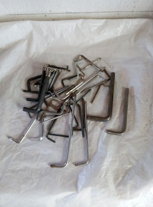 Сікатор. Молоток.