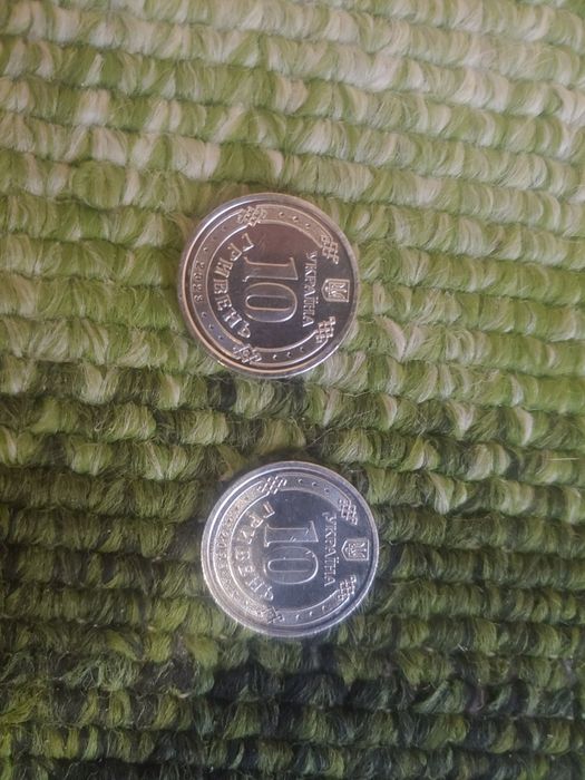 Продам мнети 10 грн 2 штуки