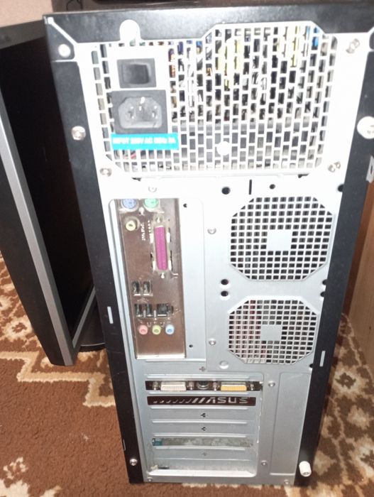 Компьютер и монитор