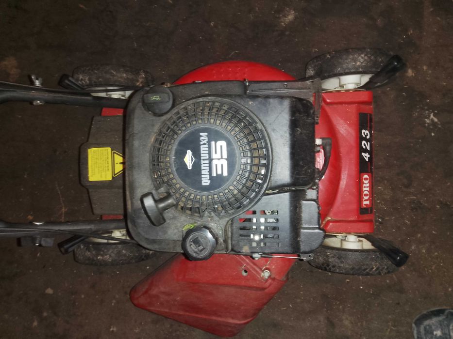 Kosiarka Briggs & Stratton Quantum 35 cm Toro 423