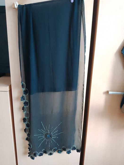 Komplet - 11  różności pod szyję.