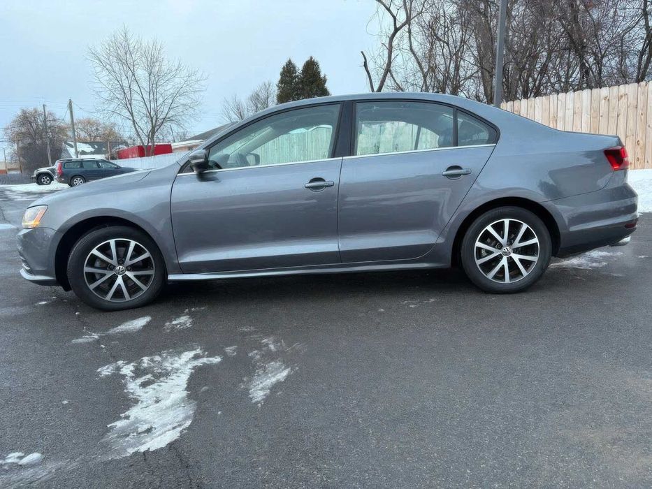 Volkswagen Jetta Sport      2016