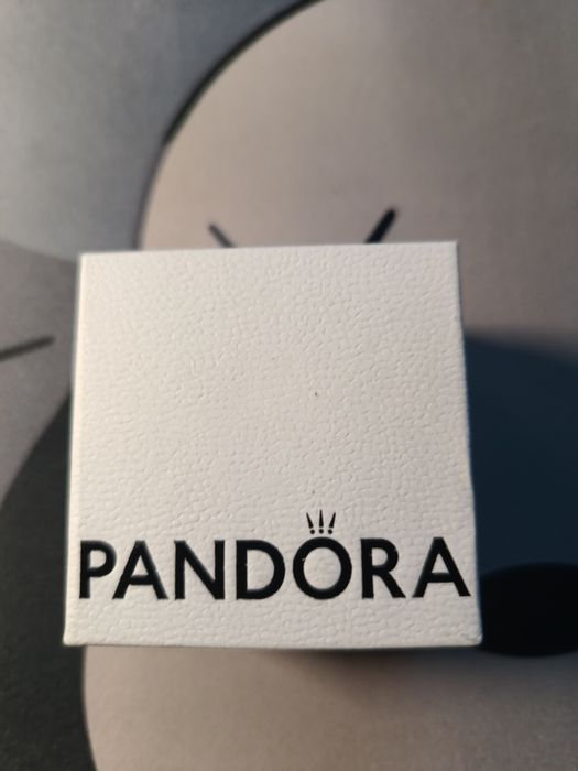 Charms Dziewczynka z warkoczykami Pandora