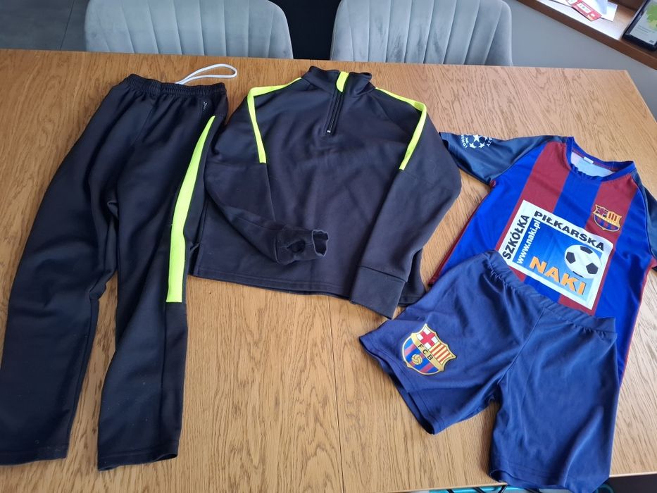 Komplety sportowe, dresy, bluza