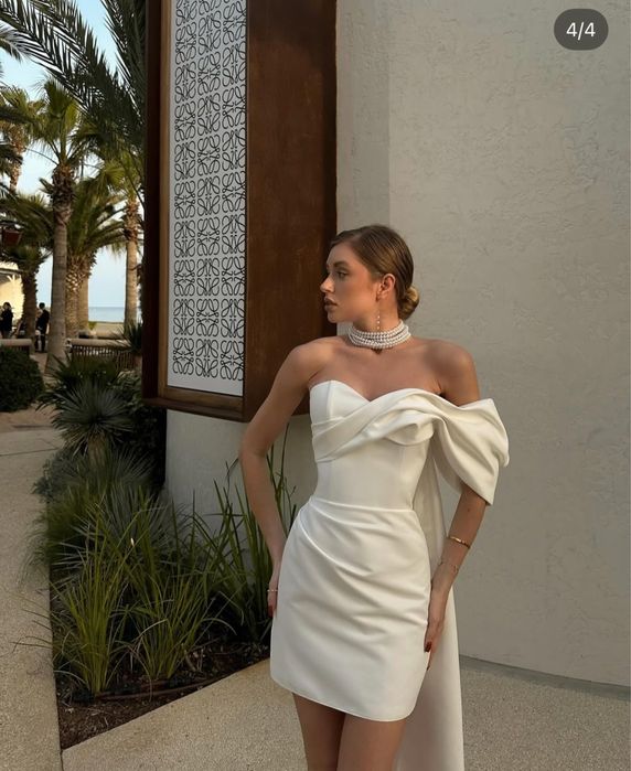 Дизайнерська молочно біла корсетна стильна сукня типу balykina