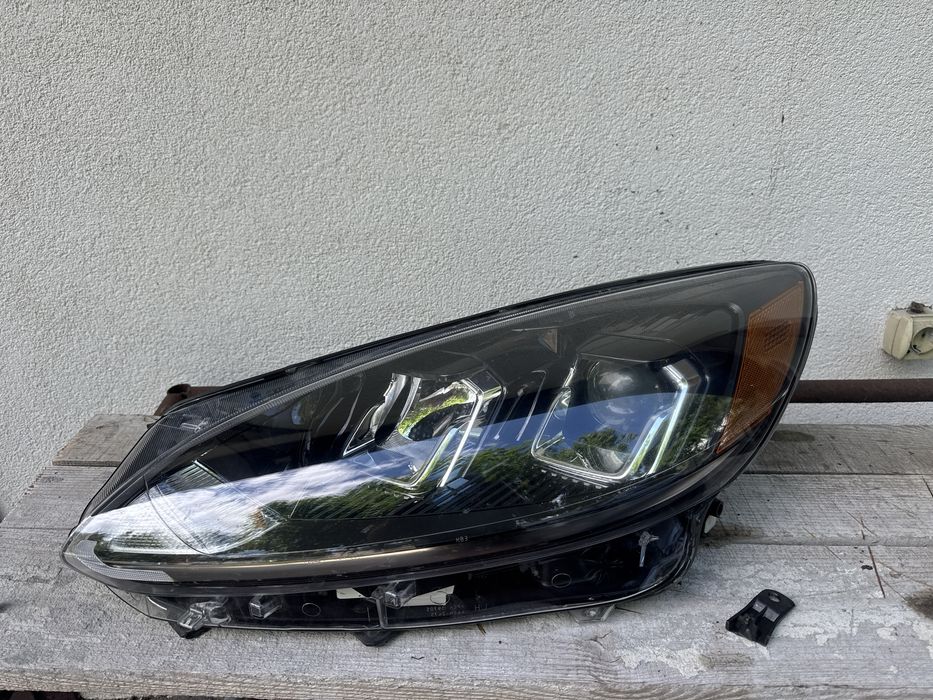 Фара ліва Ford Escape 2020-2022 рік LJ6B13W030AH