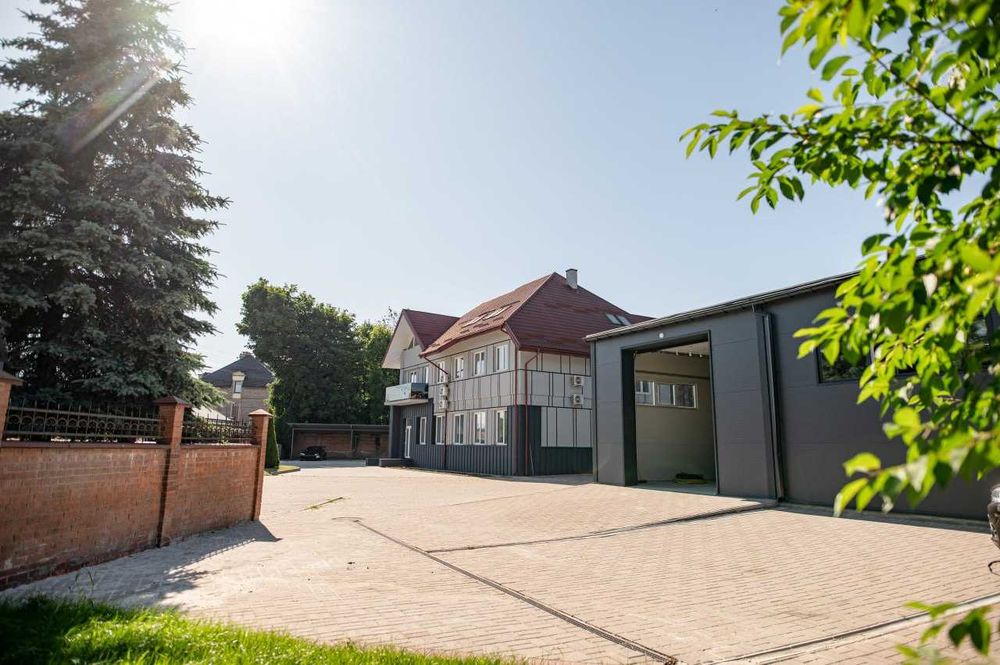 Продаж офісно-складського приміщення з земельною ділянкою у Львові