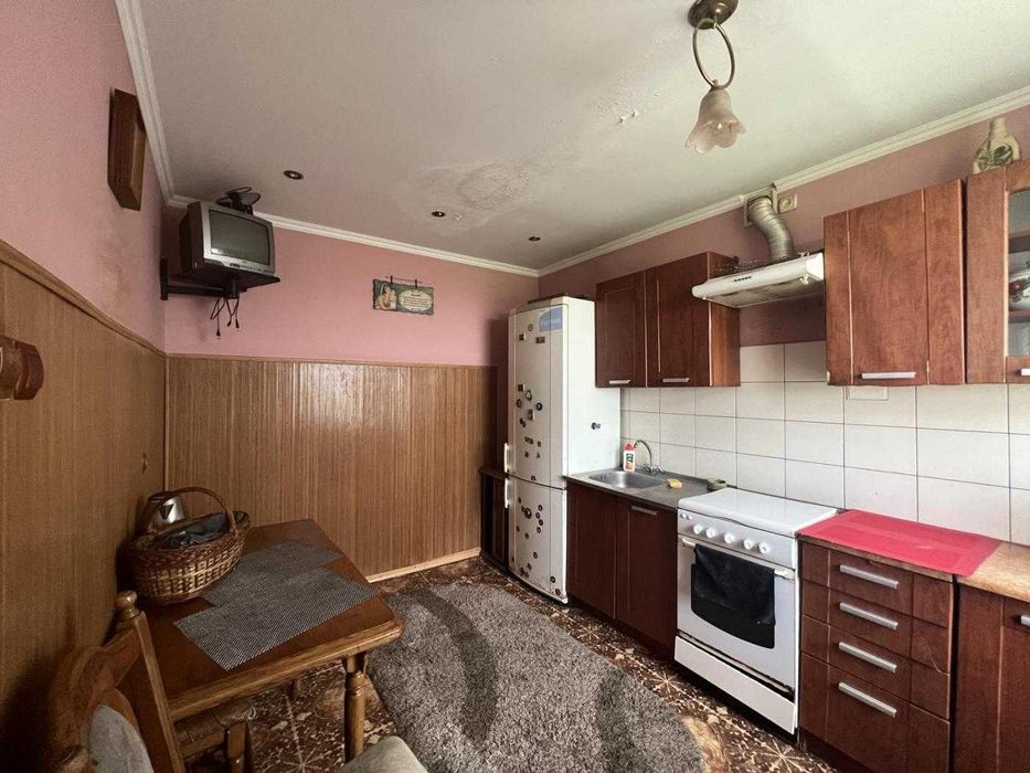 Продаж частини будинку, Брюховичі