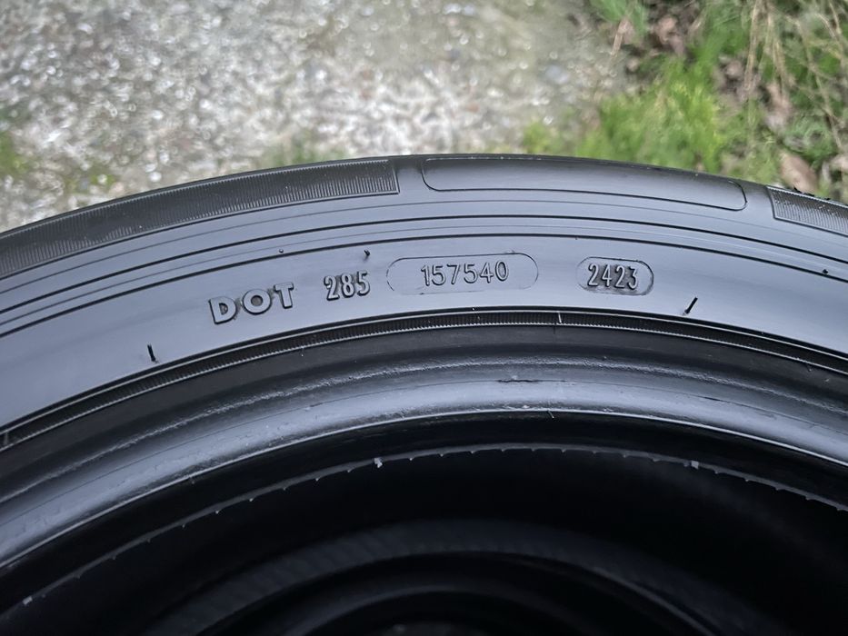 Продам  практически новую резину 235/45R18