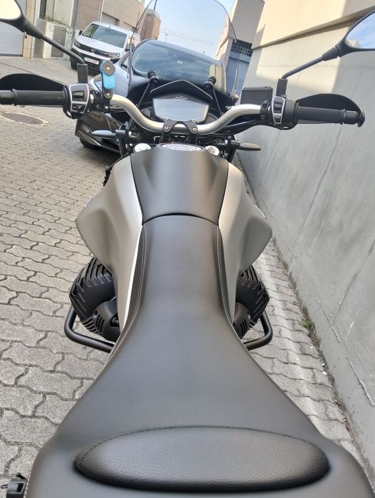 Moto Guzzi V85TT 2021