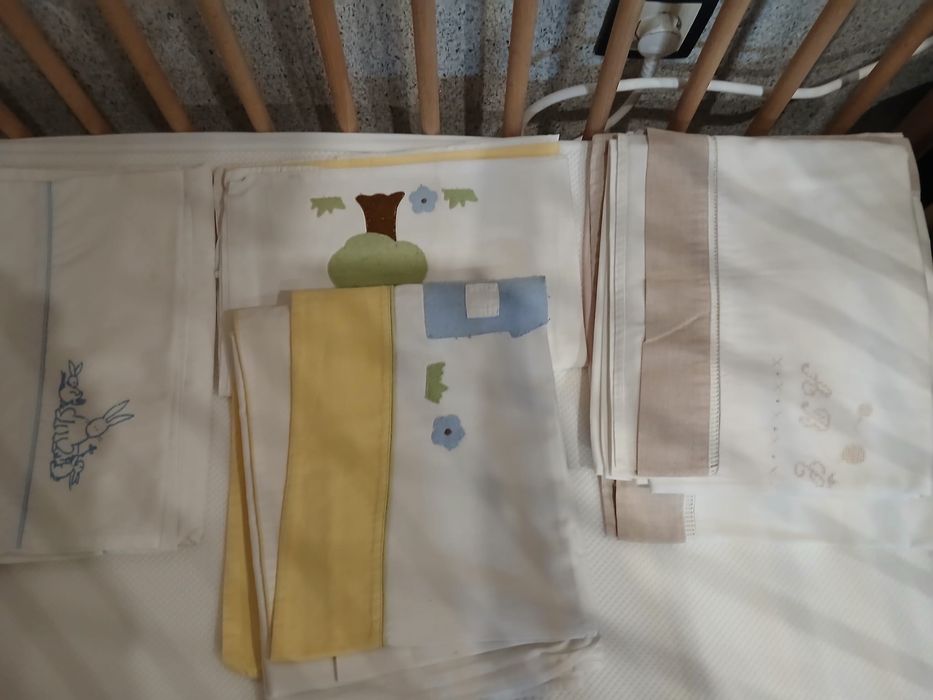 Berço IKEA praticamente novo