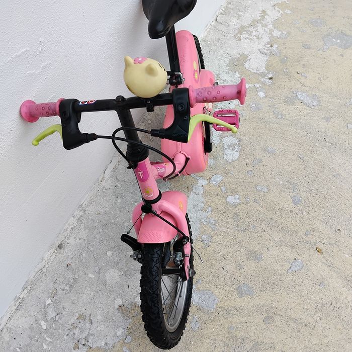 bicicleta infantil B'Twin da Decathlon de cor rosa