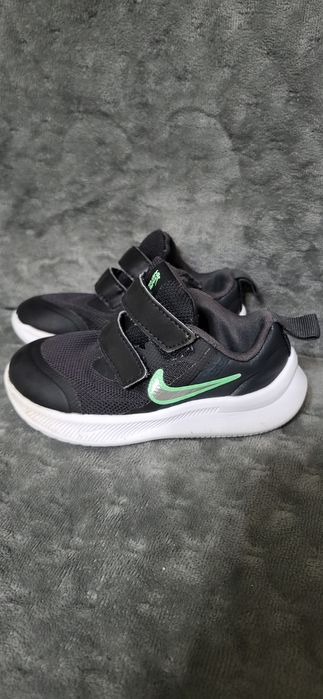 Кросівки 23.5 розмір