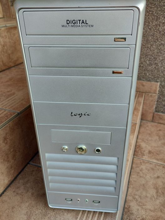 Komputer stacjonarny Logic