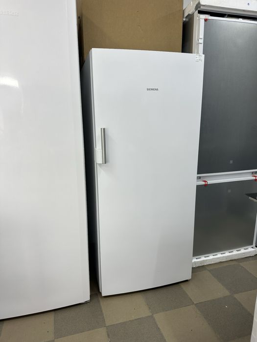 Морозильна камера Siemens GS51NEWDV