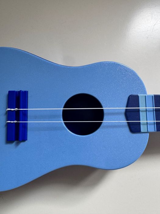 Ukelele infantil azul